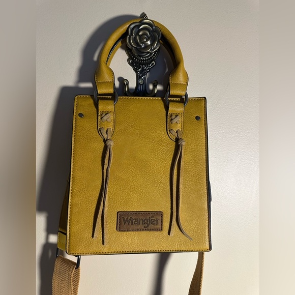 NWOT Wrangler Ladies North South Mini Yellow Tote Crossbody Bag - Picture 3 of 6